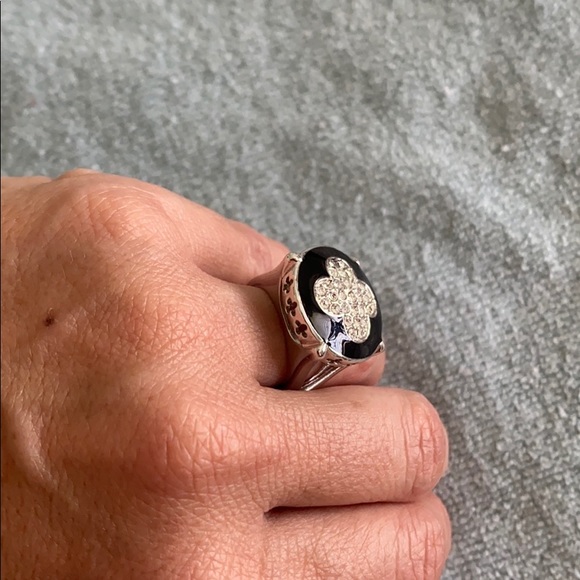 Ring - Picture 2 of 4